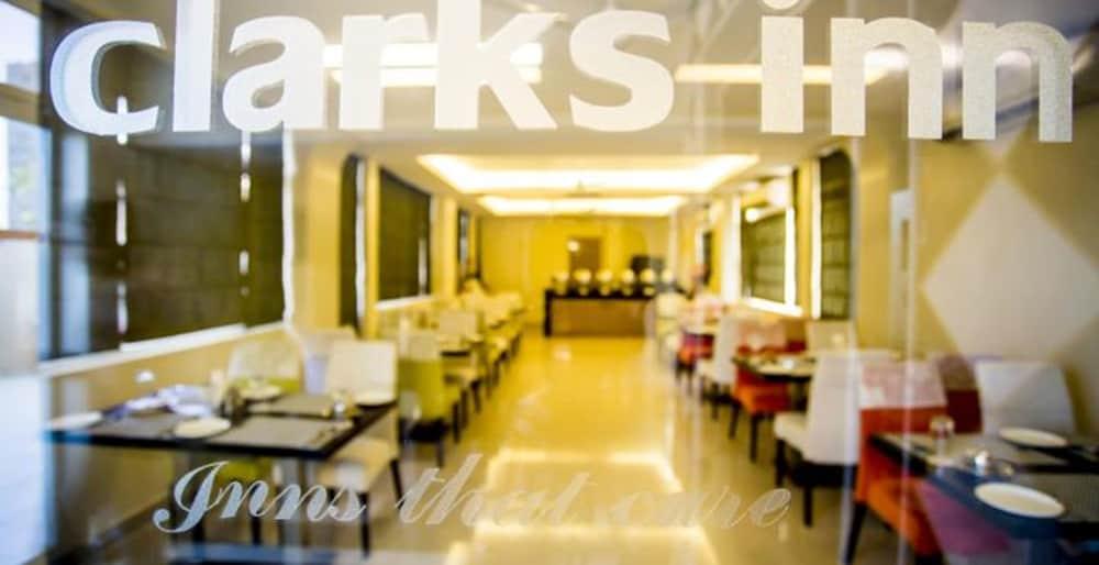 Clarks Inn Nehru Place Nueva Delhi Exterior foto