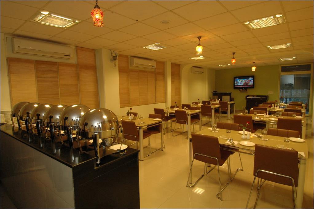 Clarks Inn Nehru Place Nueva Delhi Exterior foto